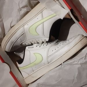 WMNS Nike Court VisionLow,US 8.5 UK 6 CM 25.5 BR 38 EUR 40,Color,All white,green
